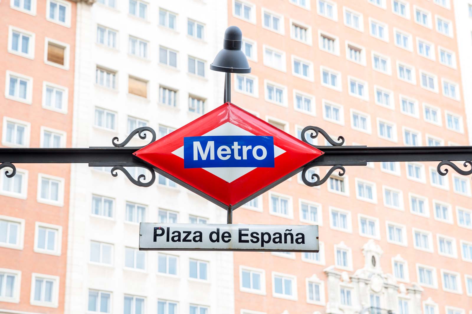 Placa da estação de metro da Praça de Espanha