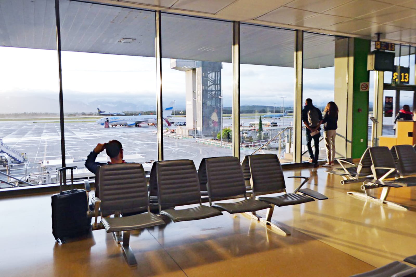 Sala de embarque do aeroporto de Girona